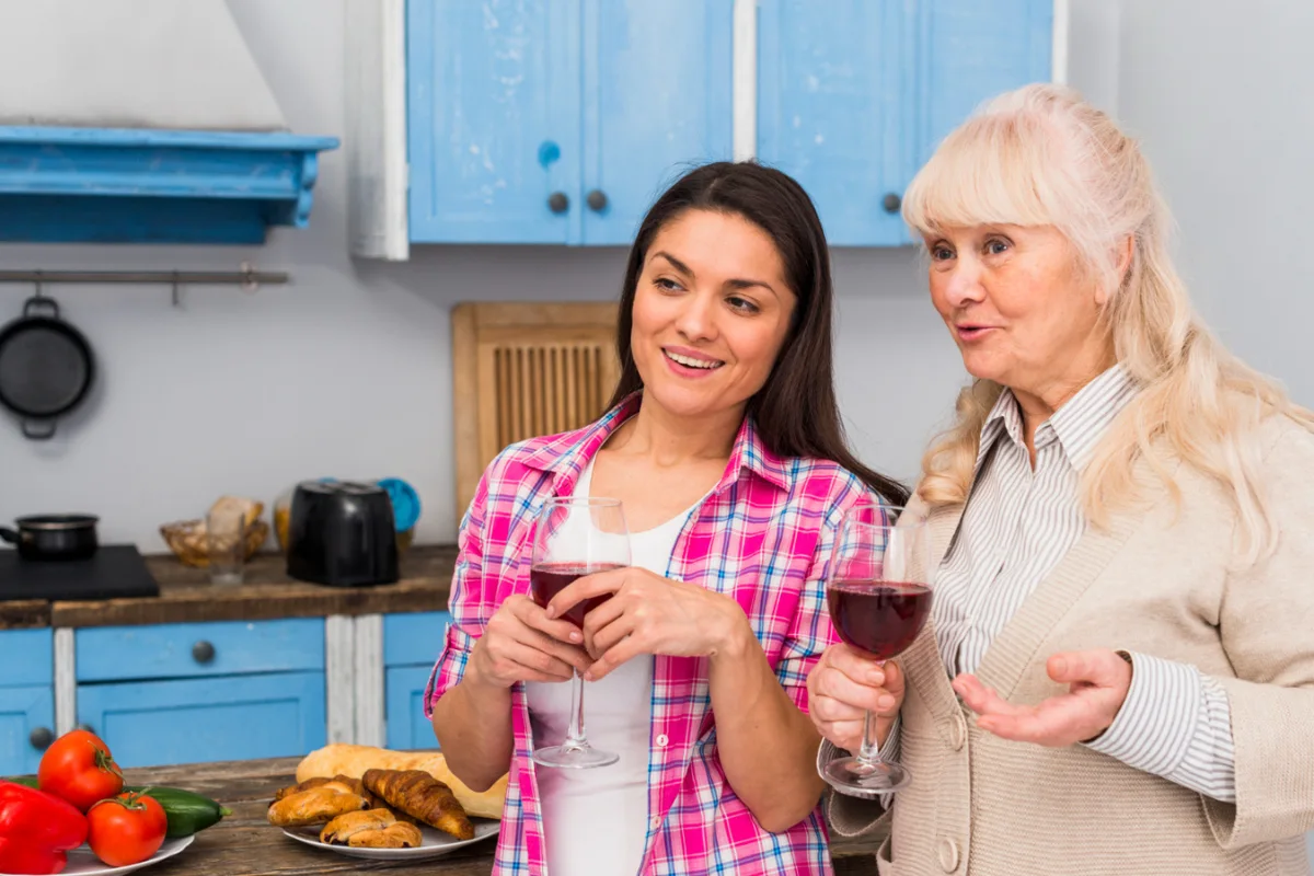 2 personne en train de discuter